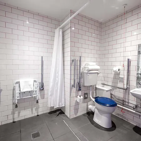 Ibis Styles Centre George Square Hotel 3*