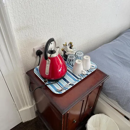 Guest house Glades House