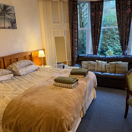 Glades House Guest house 4*