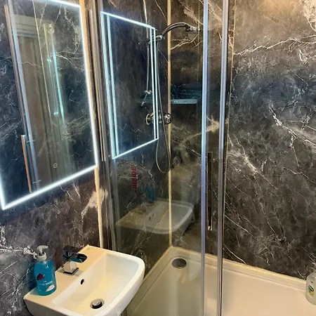 Guest house Glades House Glasgow