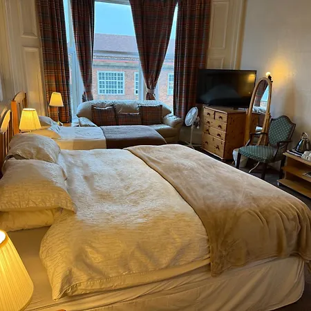 Glades House Guest house