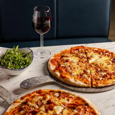 Otel Leonardo West End 3*