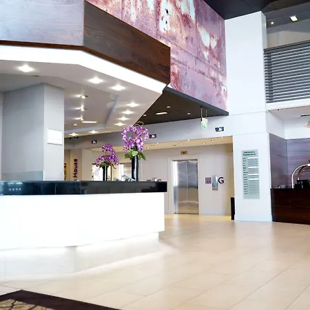 Crowne Plaza By Ihg Hotel