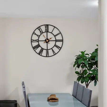 Modern 2-bedroom Flat In Centre, Near Galsgow Apartment