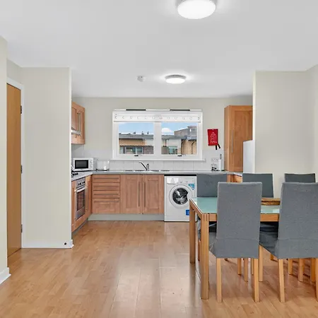 Modern 2-bedroom Flat In Centre, Near Galsgow * Glasgow