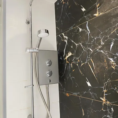 Group Getaway * Glasgow