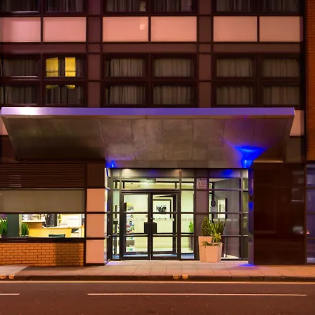 快捷假日酒店 - - 城市滨江ctr酒店 酒店 3*