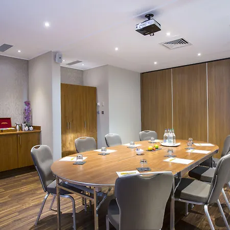 Hilton Garden Centre Hotel