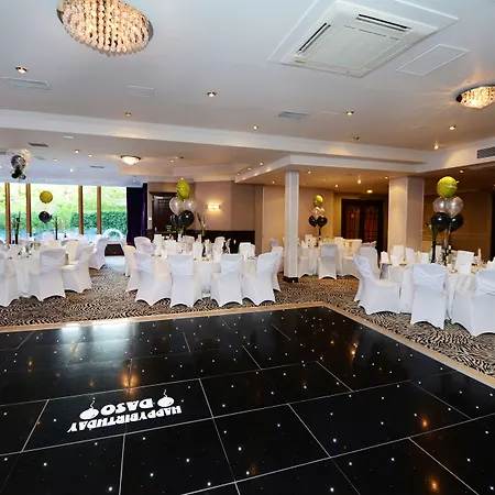 Glynhill & Near Airport 4*