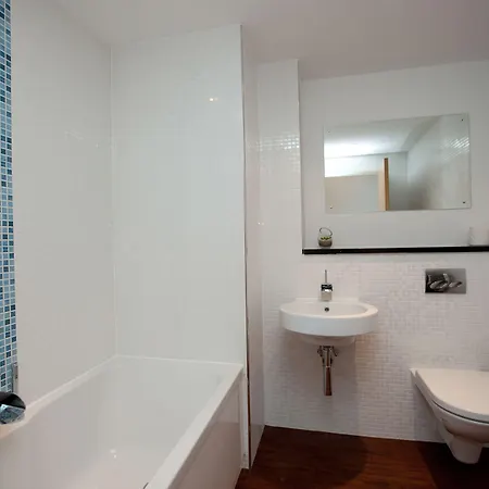 The Spires Serviced Appartement *