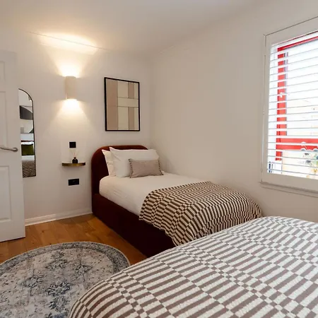 Botanic House - 3br - Private Parking *