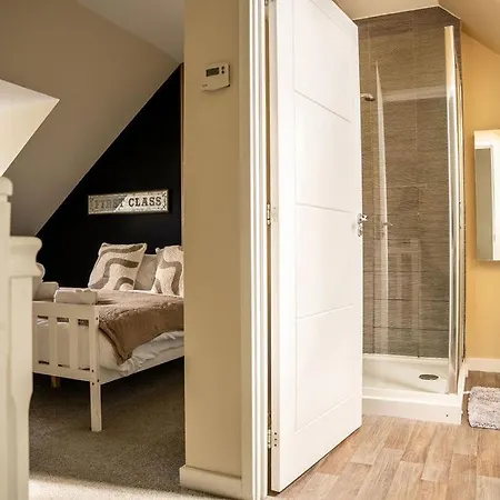 Willa Modern 3br With 3 Bathrooms, Garden & Free Parking Glasgow