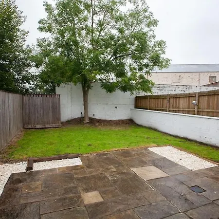 Newly Renovated 3 Bedroom Modern House Casa vacanze Glasgow