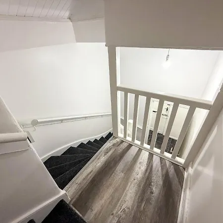 Апартаменты Newly Refurbished *