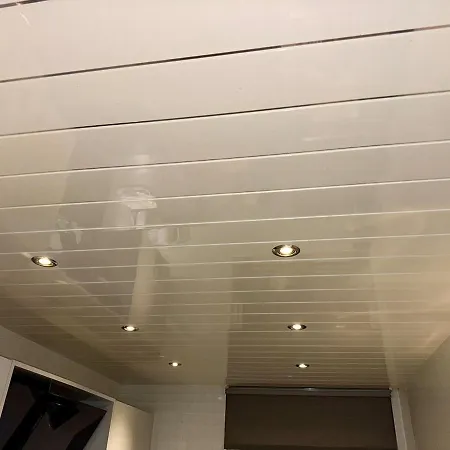 Likewise Modern Two Bedrooms For 4 In Area Apartmán