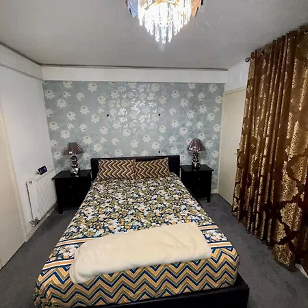 Likewise Modern Two Bedrooms For 4 In Area *