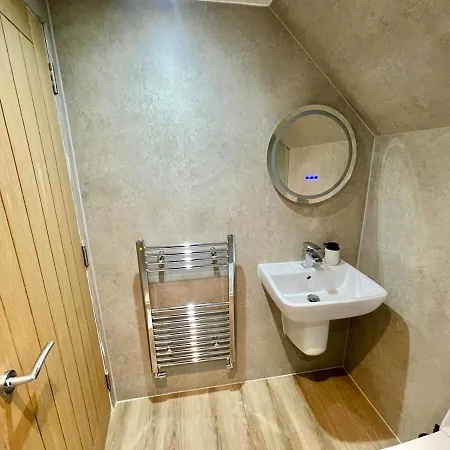 Three Bedroom In Centre * Glasgow