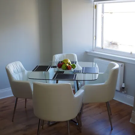 Dreamhouse St Vincent Street *