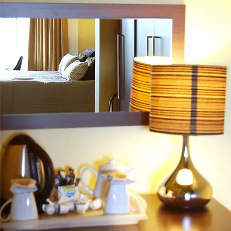 Number 10 Hotel 4*
