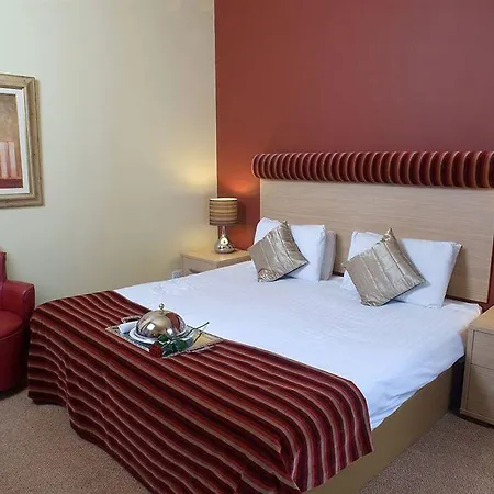 Number 10 4* グラスゴー