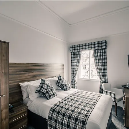 Royal West End Hotel 3*