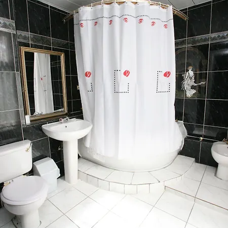 Clifton Hotel 3*