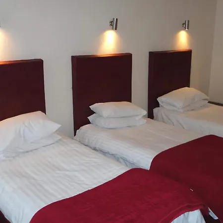 Sandyford 3*