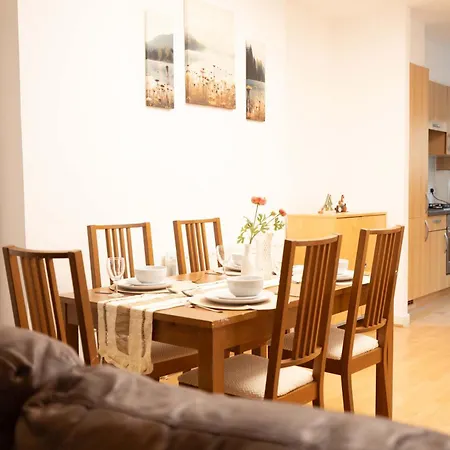 Appartement Muirhouse 2br With Free Parking *