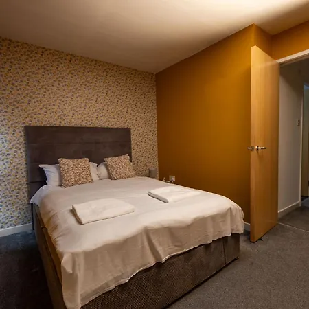 Muirhouse 2br With Free Parking Appartement