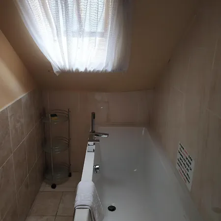 דירה Busby Apartments *