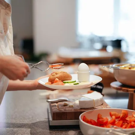 The Wellington By Adina فندق