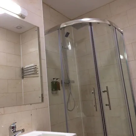 Crosshill House Hotel 4*