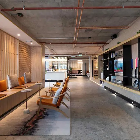 Sandman Signature 4*