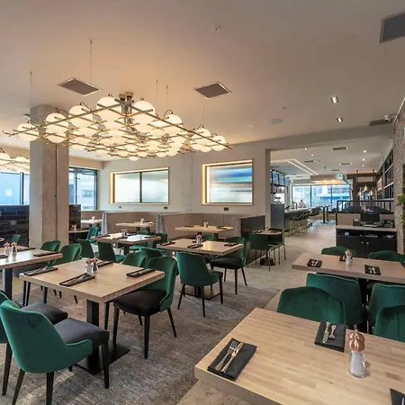 Sandman Signature فندق