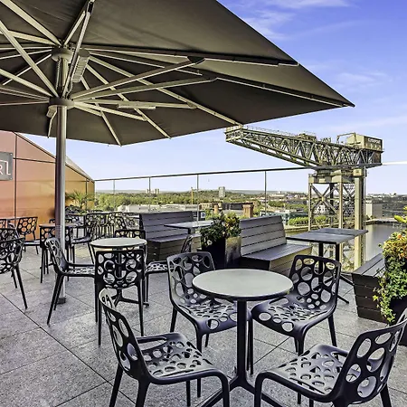 Radisson Red Hotel, 4* Glasgow