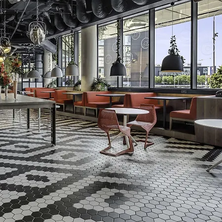 Radisson Red Hotel, 4* Glasgow