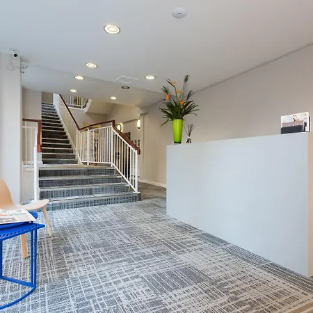 Premier Bath Street Apartmán *