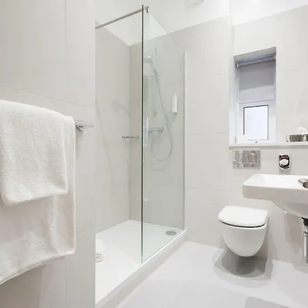 Premier Bath Street Apartmán