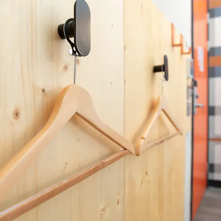 イージーホテル シティ 2*