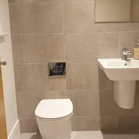 Oatlands Oasis-free Parking-2 Minutes From M74 Glasgow