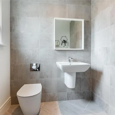 Oatlands Oasis-free Parking-2 Minutes From M74 بيت للعطل *