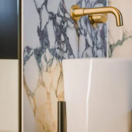 Jw Executive Aparthouse