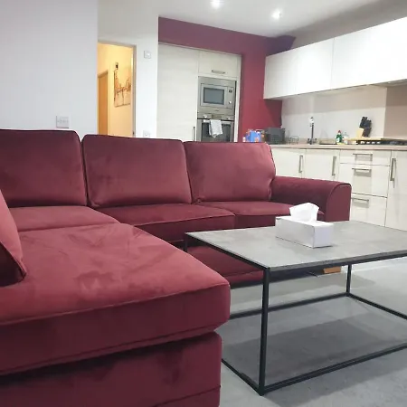 Oatlands Oasis-free Parking-2 Minutes From M74 *