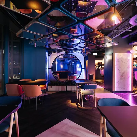 Yotel 4*