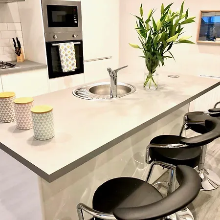 Holiday home Byevo Almar - Close To And Airport - Perfect For Contractors Or Large Groups *