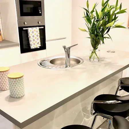 Byevo Almar - Close To And Airport - Perfect For Contractors Or Large Groups בית נופש *