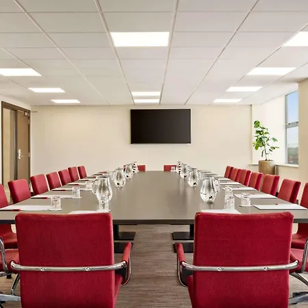 Ramada By Wyndham East Kilbride Hotel