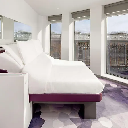 Yotel 4*