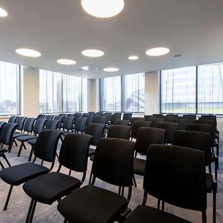 Courtyard By Marriott Sec Отель 4*