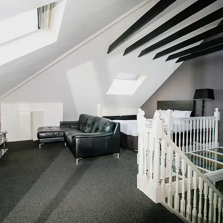 Glasgow Guest House 3*